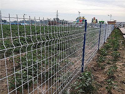 铁丝网围栏安装应该注意什么