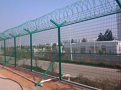 机场护栏网应用于石家庄机场安全防护
