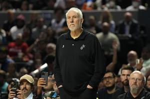 NBA雷霆vs雄鹿_免费直播入口_全场录像回放