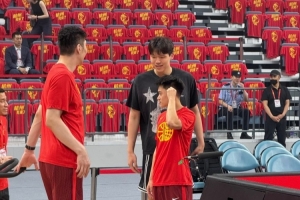 最新太阳VS76人直播_无插件免费在线观看