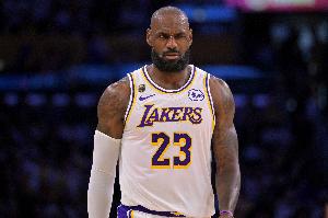最新NBA湖人VS篮网直播_无插件免费在线观看