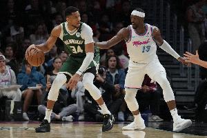 NBA湖人VS雄鹿直播_免费观看入口_赛后录像回放