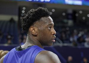 路威：这些新秀迟早被NBA教育 他们忘了即将面vs的是文班这些人直播_免费高清观看_首发阵容_战术解读