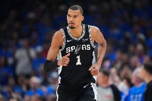 A·史密斯：文班亚马在法国就是乔丹 他是NBA门面&票房保证-kj
