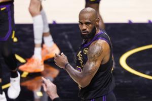 弗莱：詹姆斯最明智选择就是留守湖人 骑士漏洞太多他无力填补-7k