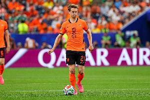 德容：踢5-2-3就是我们的比赛计划 当加克波进球时我以为会赢