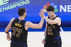 A·史密斯：东里吓不到任何人&湖人也就是西部第八的季后赛球队-jy