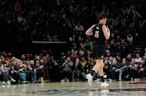 今晚NBA雷霆vs尼克斯直播_免费高清无插件观看