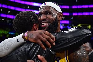 今晚NBA76人VS篮网直播_免费高清无插件观看