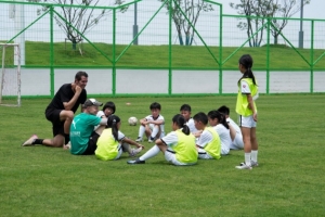 门兴学院上海联合南通支云青训打造的暑期足球夏令营火热开营-bw