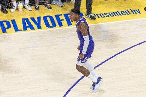 最新NBA独行侠vs独行侠直播_无插件免费在线观看
