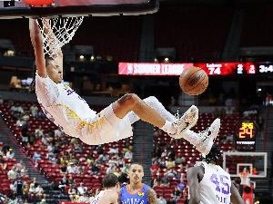 今晚NBA独行侠vs凯尔特人直播_免费高清无插件观看