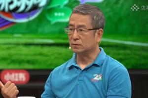 最新白岩松：西班牙三场淘汰赛神奇的VS方关键球员伤退，然后取胜直播_无插件免费在线观看