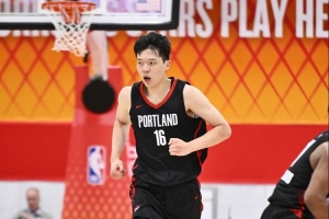 NBA雄鹿vs尼克斯直播_免费在线观看_比赛视频回放