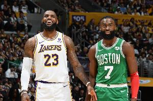 今晚NBA雄鹿VS凯尔特人直播_免费高清无插件观看
