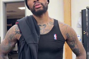 NBA快船对决尼克斯直播